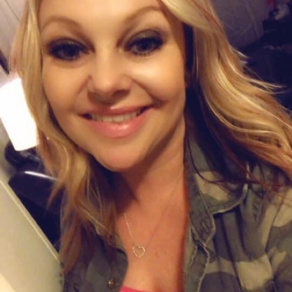 Meet your Posher, Kim - Picture 4 of 6